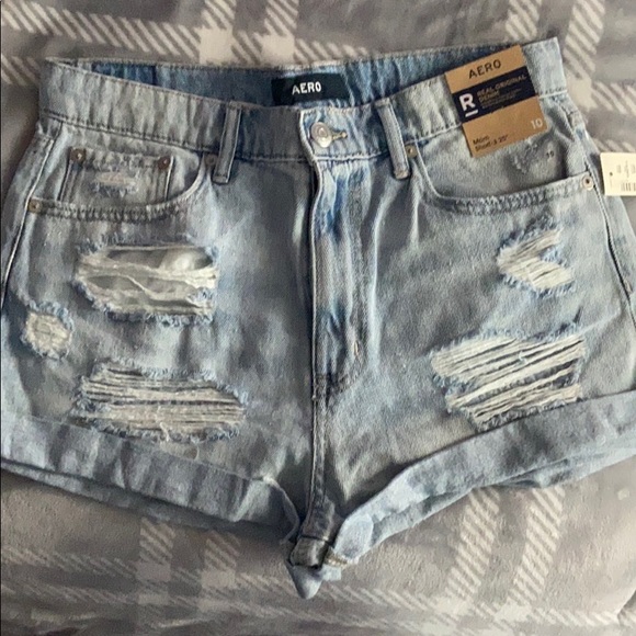 Aeropostale Pants - “Mom shorts” have not been worn they are brand new